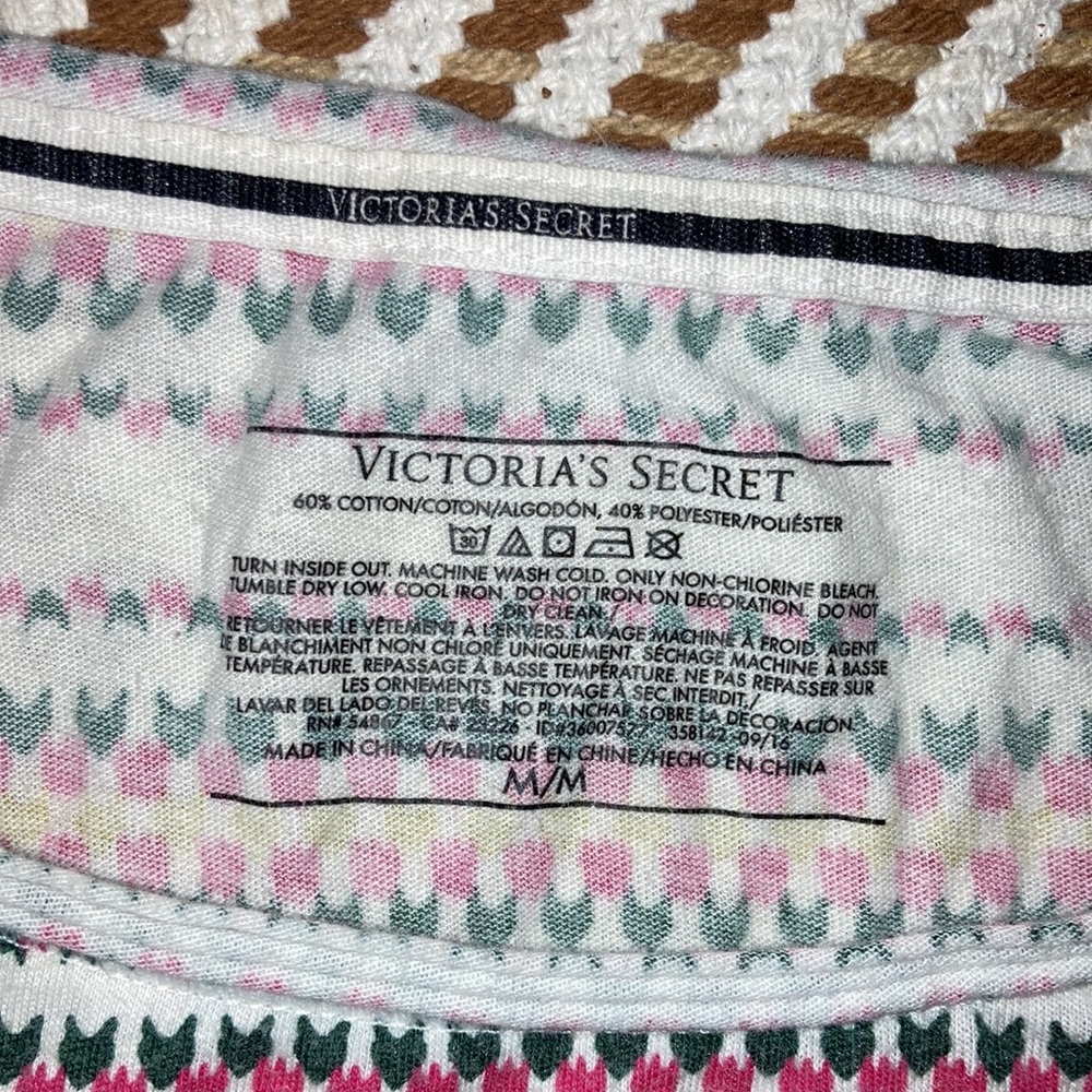 🧵Victoria’s Secret long sleeve nightgown tunic - Picture 3 of 3